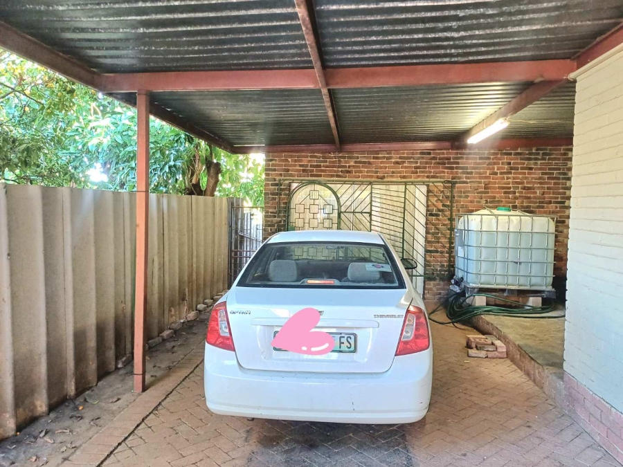 4 Bedroom Property for Sale in Uitsig Free State